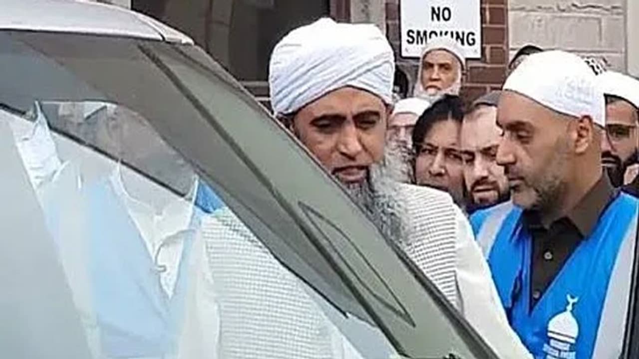 দিল্লির দাঙ্গাতেও ছিল তাবলিগি যোগ, ক্রমেই মামলার চক্রব্যূহে বন্দি হচ্ছেন মৌলানা সাদ দিল্লির দাঙ্গাতেও ছিল তাবলিগি যোগ, ক্রমেই মামলার চক্রব্যূহে বন্দি হচ্ছেন মৌলানা সাদ