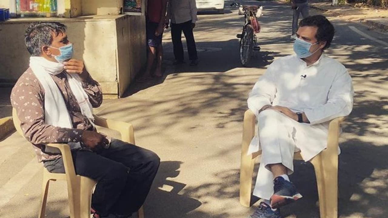 फिर सड़क पर निकले राहुल गांधी, प्रवासी मजदूरों के बाद अब टैक्सी ड्राइवरों से की मुलाकात, जानी समस्याएं फिर सड़क पर निकले राहुल गांधी, प्रवासी मजदूरों के बाद अब टैक्सी ड्राइवरों से की मुलाकात, जानी समस्याएं