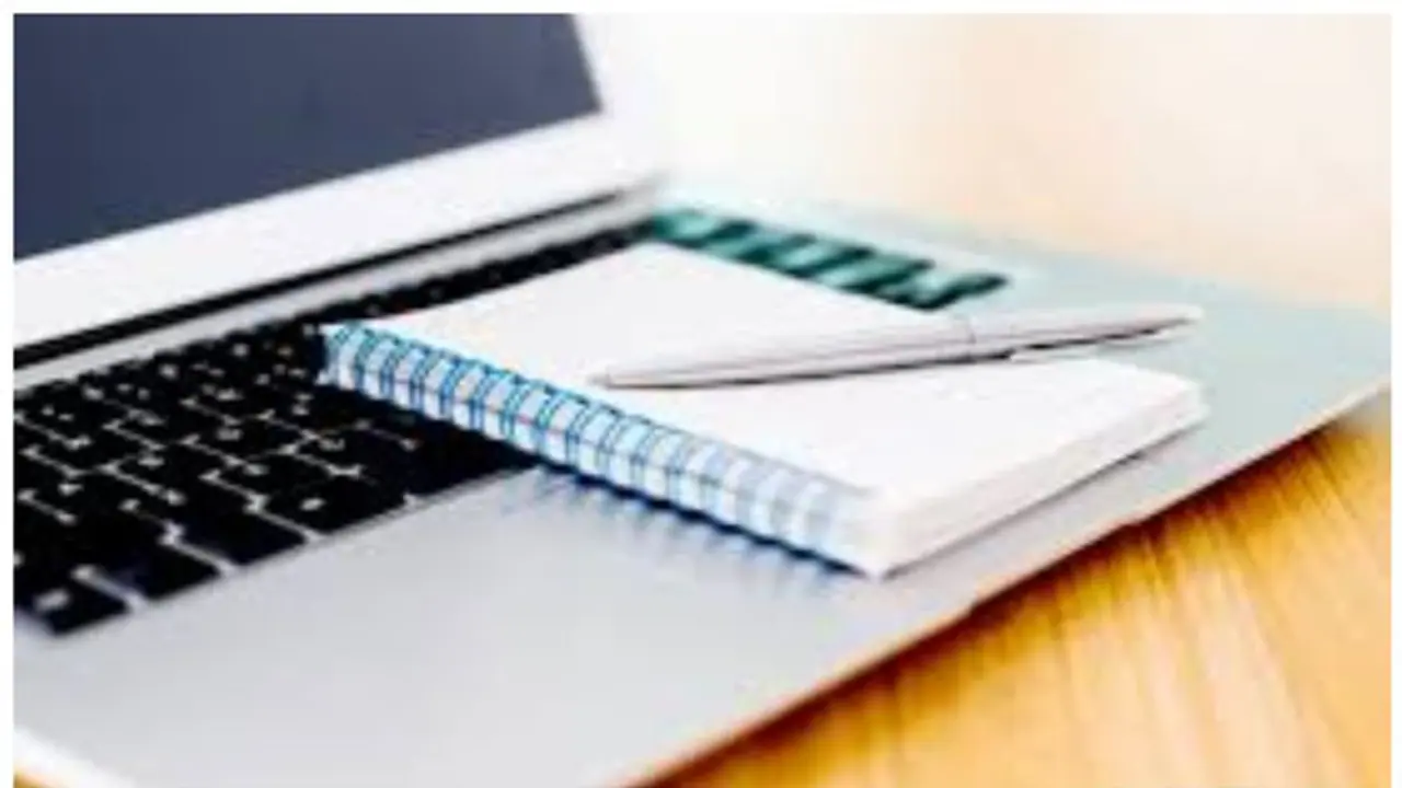 ഉത്തരവില് അവ്യക്തത; കോളജ് വിദ്യാഭ്യാസ ഡയറക്ടര്ക്കെതിരെ ഇടതുപക്ഷ അധ്യാപക സംഘടന ഉത്തരവില് അവ്യക്തത; കോളജ് വിദ്യാഭ്യാസ ഡയറക്ടര്ക്കെതിരെ ഇടതുപക്ഷ അധ്യാപക സംഘടന