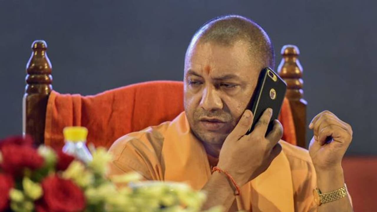 CM योगी को धमकी मामले में अरेस्ट युवक का जानें यूपी कनेक्शन, पुलिस खंगाल रही कुंडली CM योगी को धमकी मामले में अरेस्ट युवक का जानें यूपी कनेक्शन, पुलिस खंगाल रही कुंडली