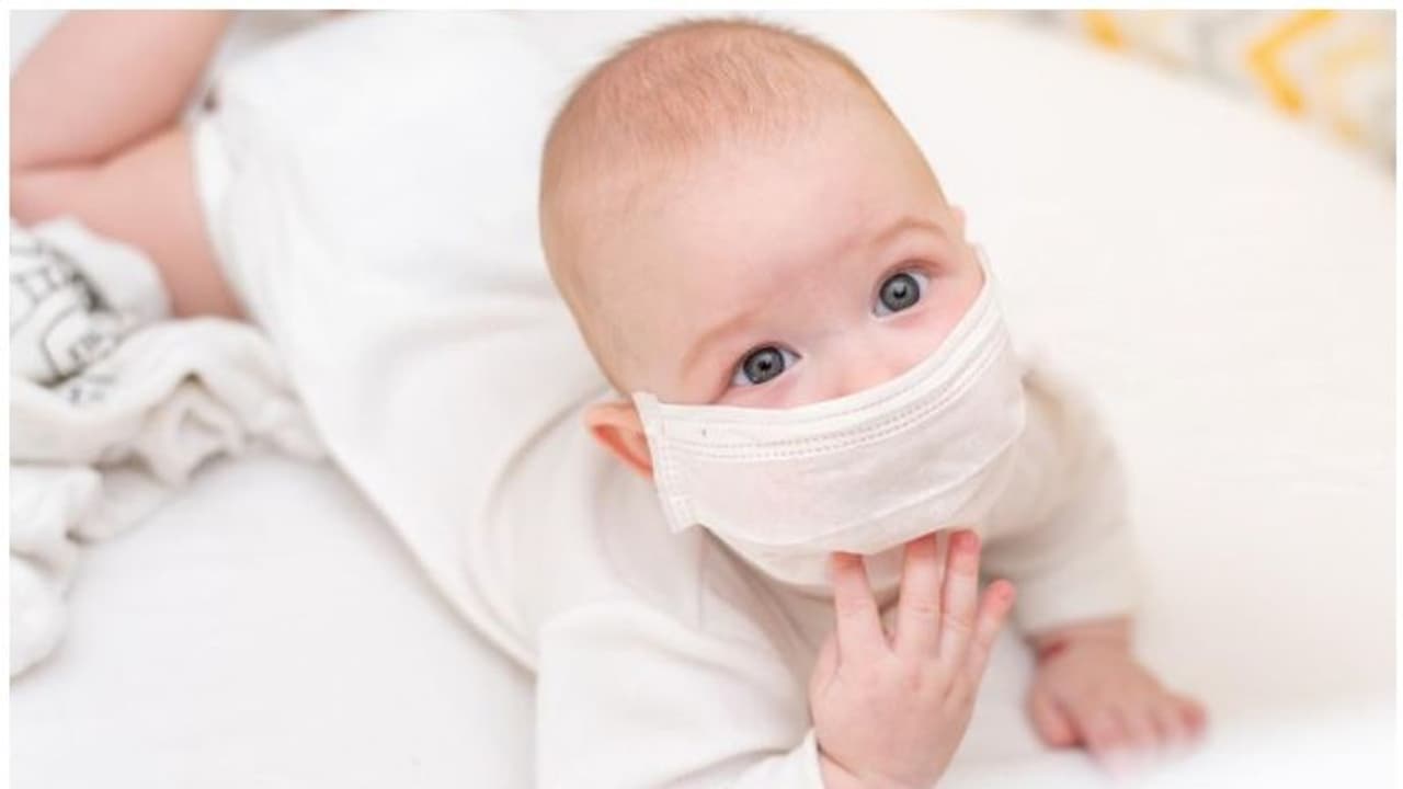 രണ്ട് വയസ്സിന് താഴെയുള്ള കുട്ടികളെ മാസ്ക് ധരിപ്പിക്കുന്നത് അപകടകരം; ജപ്പാന് പീഡിയാട്രിക് അസോസിയേഷന് രണ്ട് വയസ്സിന് താഴെയുള്ള കുട്ടികളെ മാസ്ക് ധരിപ്പിക്കുന്നത് അപകടകരം; ജപ്പാന് പീഡിയാട്രിക് അസോസിയേഷന്
