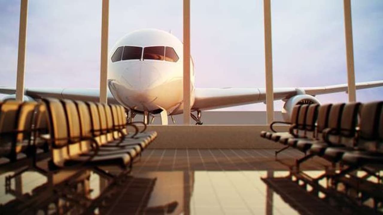 “இ பாஸ் இல்லை”... தமிழகத்திற்குள் நுழைய முயன்ற 4 பேரை அதே விமானத்தில் திருப்பி அனுப்பிய அதிகாரிகள்..!