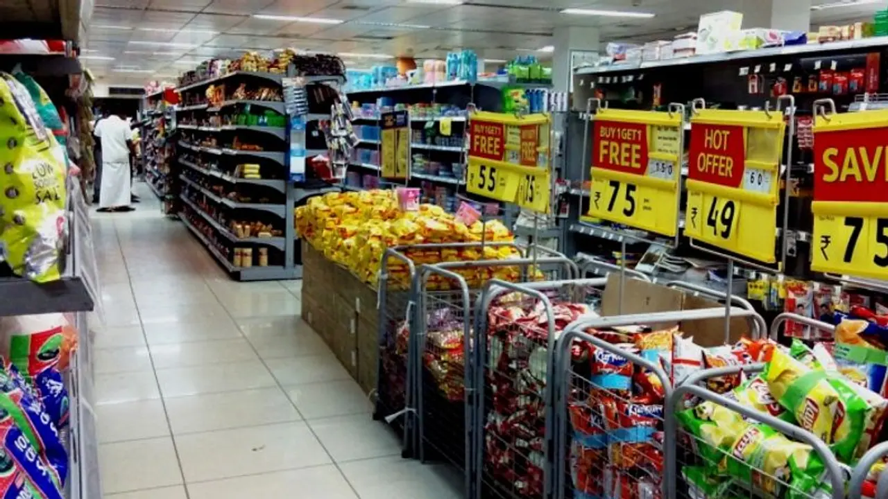 വ്യാപാരസ്ഥാപനങ്ങളുടെ പേരില്‍ ബ്രാന്‍ഡഡ് ഉല്‍പ്പന്നങ്ങള്‍; ഇരു കയ്യും നീട്ടി സ്വീകരിച്ച് ഉപഭോേക്താക്കള്‍