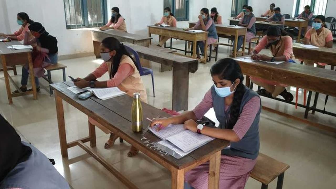 SSLC, +2 Exam Dates : എസ്എസ്എൽസി, പ്ലസ് ടു പരീക്ഷാ തീയതികൾ ഇന്ന് പ്രഖ്യാപിക്കും SSLC, +2 Exam Dates : എസ്എസ്എൽസി, പ്ലസ് ടു പരീക്ഷാ തീയതികൾ ഇന്ന് പ്രഖ്യാപിക്കും