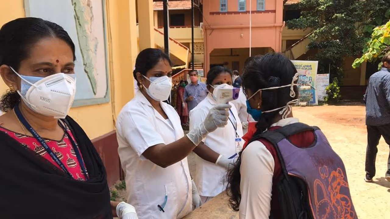 ആലപ്പുഴയിൽ ഒരു വിദ്യാര്ത്ഥിനി ഒഴികെ എല്ലാവരും വിഎച്ച്എസ്ഇ പരീക്ഷ എഴുതി ആലപ്പുഴയിൽ ഒരു വിദ്യാര്ത്ഥിനി ഒഴികെ എല്ലാവരും വിഎച്ച്എസ്ഇ പരീക്ഷ എഴുതി