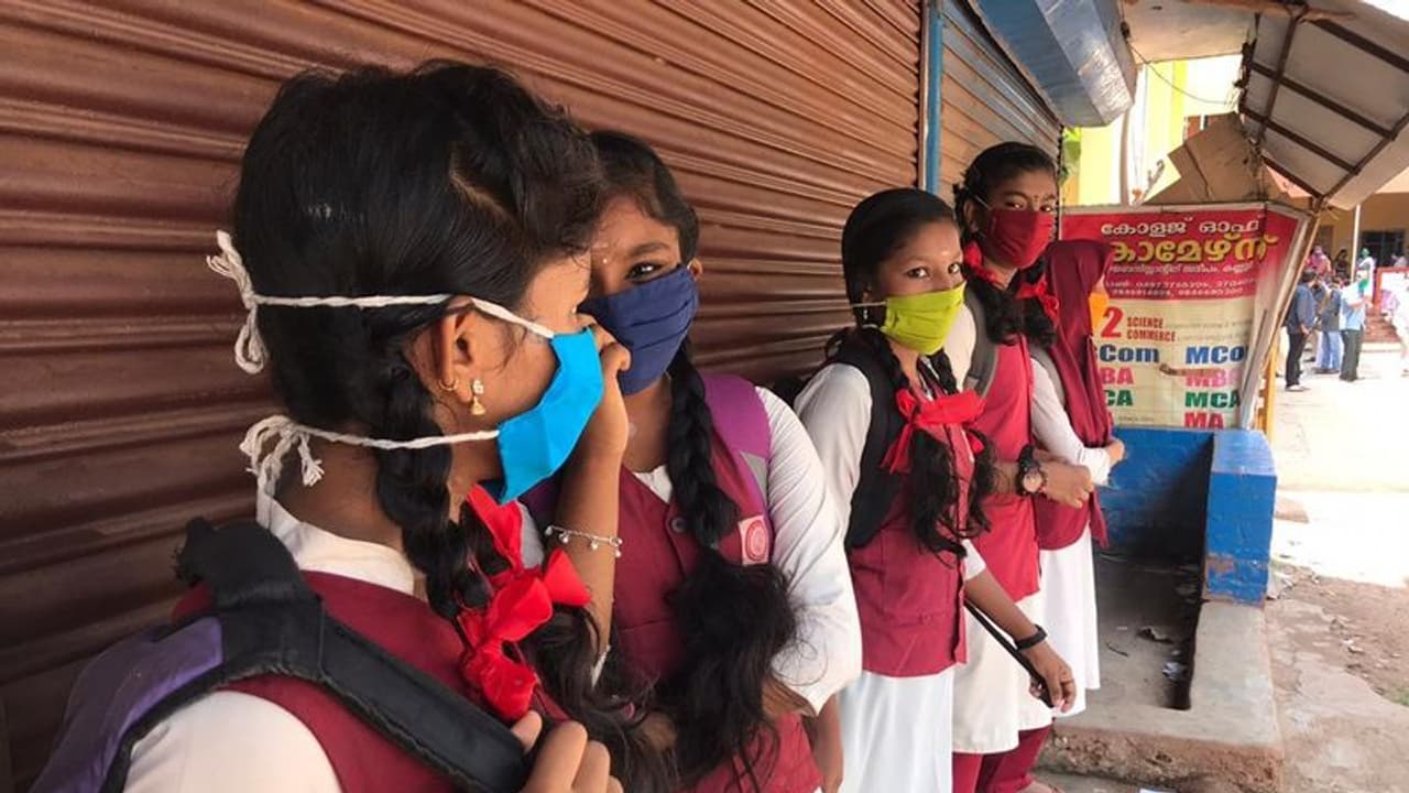 കൊവിഡിനോട് പടപൊരുതിയ നമ്മള് പരീക്ഷാ പേടിയെന്ന ചെറിയ വൈറസിനെ പേടിക്കേണ്ട; വിദ്യാര്ഥികളോട് ഐ.ബി.സതീഷ് എംഎല്എ കൊവിഡിനോട് പടപൊരുതിയ നമ്മള് പരീക്ഷാ പേടിയെന്ന ചെറിയ വൈറസിനെ പേടിക്കേണ്ട; വിദ്യാര്ഥികളോട് ഐ.ബി.സതീഷ് എംഎല്എ