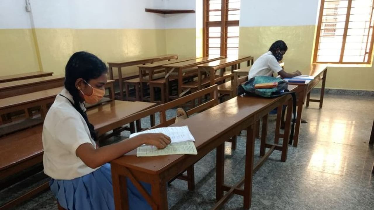 Odisha Class 9 (HSC & Madhyama 2021 22): Nearly 15000 students skipped exam Odisha Class 9 (HSC & Madhyama 2021 22): Nearly 15000 students skipped exam