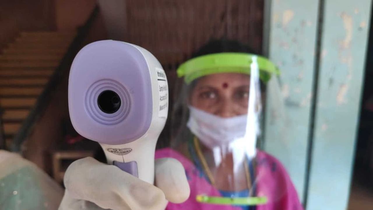 ಕೊರೋನಾ ಆತಂಕ: SSLC ಪರೀಕ್ಷೆಗೆ ಸಿದ್ಧತೆ ನಡೆಸಿ ಕೊರೋನಾ ಆತಂಕ: SSLC ಪರೀಕ್ಷೆಗೆ ಸಿದ್ಧತೆ ನಡೆಸಿ