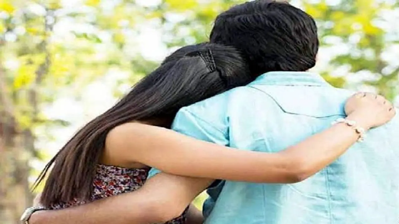 प्रेमिका के बुलाने पर उसके घर पहुंचा था प्रेमी, मिलकर बाहर निकला तो बाप बेटे ने पीट पीटकर मार डाला प्रेमिका के बुलाने पर उसके घर पहुंचा था प्रेमी, मिलकर बाहर निकला तो बाप बेटे ने पीट पीटकर मार डाला