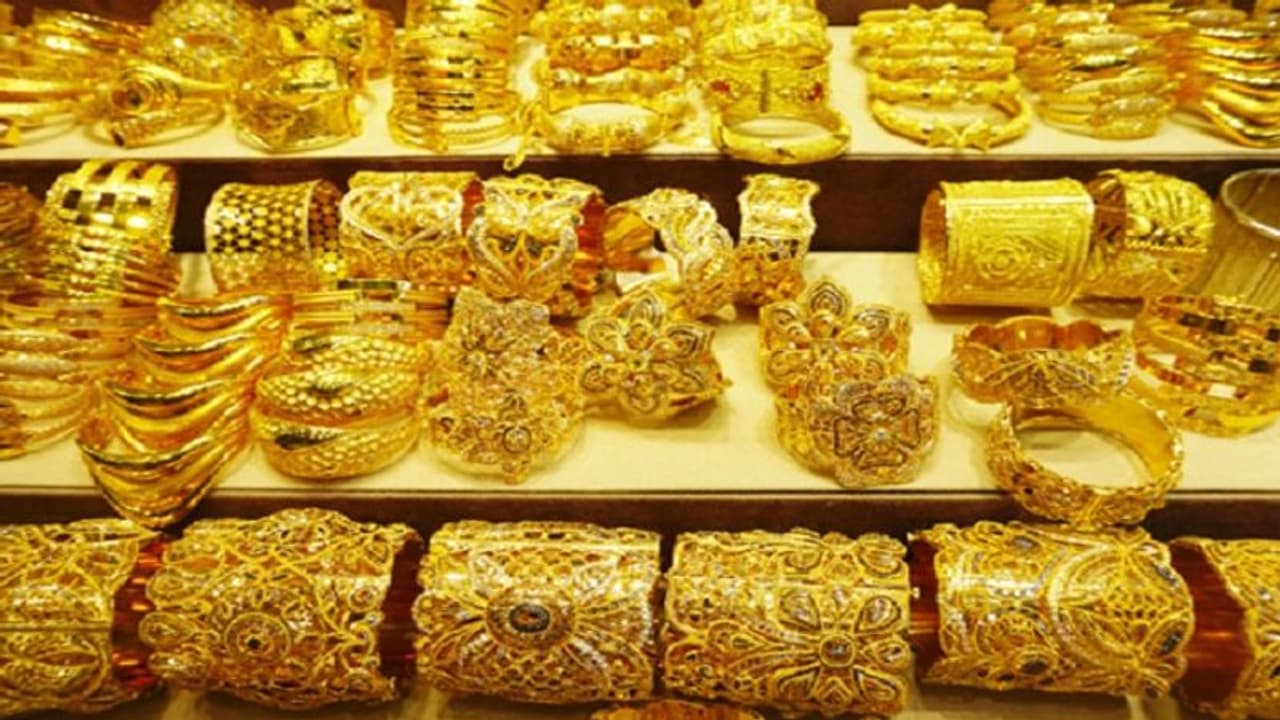 ಏರುತ್ತಲೇ ಇದ್ದ ಚಿನ್ನಕ್ಕೆ ಬ್ರೇಕ್, ಇಳಿಕೆ ಹಾದಿಗೆ ಮರಳಿದ ಬಂಗಾರ, ಏನ್ ರೇಟು? ಏರುತ್ತಲೇ ಇದ್ದ ಚಿನ್ನಕ್ಕೆ ಬ್ರೇಕ್, ಇಳಿಕೆ ಹಾದಿಗೆ ಮರಳಿದ ಬಂಗಾರ, ಏನ್ ರೇಟು?