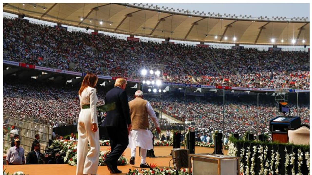 ഗുജറാത്തിലെ 800 പേരുടെ മരണത്തിന് കാരണം 'നമസ്തേ ട്രംപ്' എന്ന് കോണ്ഗ്രസ്; ആരോപണം തള്ളി ബിജെപി ഗുജറാത്തിലെ 800 പേരുടെ മരണത്തിന് കാരണം 'നമസ്തേ ട്രംപ്' എന്ന് കോണ്ഗ്രസ്; ആരോപണം തള്ളി ബിജെപി