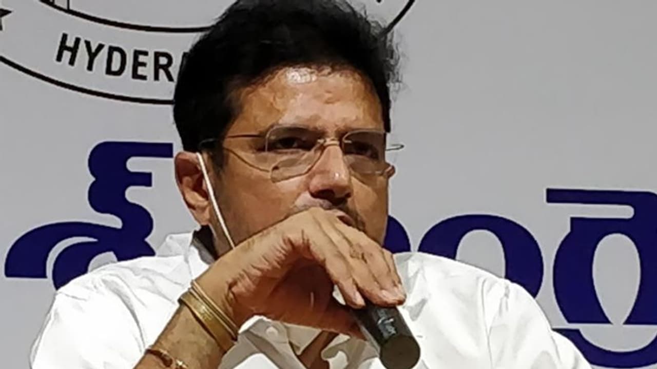 ఫ్రెండ్లీ పోలీసింగ్ అంటే కస్టడీయల్ డెత్ చేయడమా: మంథని ఘటనపై శ్రీధర్ బాబు ఫైర్ ఫ్రెండ్లీ పోలీసింగ్ అంటే కస్టడీయల్ డెత్ చేయడమా: మంథని ఘటనపై శ్రీధర్ బాబు ఫైర్