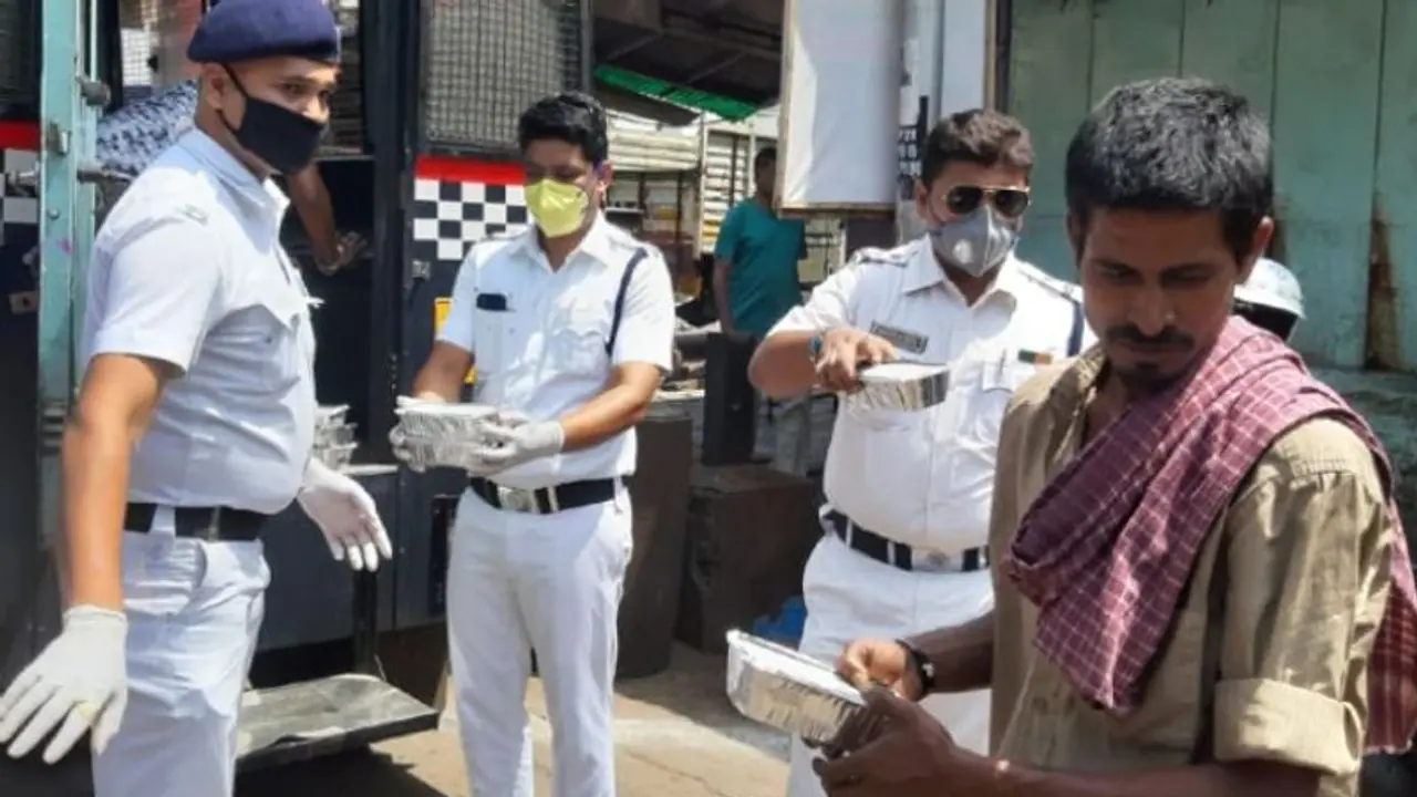 করোনায় মৃত কলকাতা পুলিশের সাত পরিবারকে চাকরি, ঘোষণার অপেক্ষায় 'পুলিশ দিবস' করোনায় মৃত কলকাতা পুলিশের সাত পরিবারকে চাকরি, ঘোষণার অপেক্ষায় 'পুলিশ দিবস'