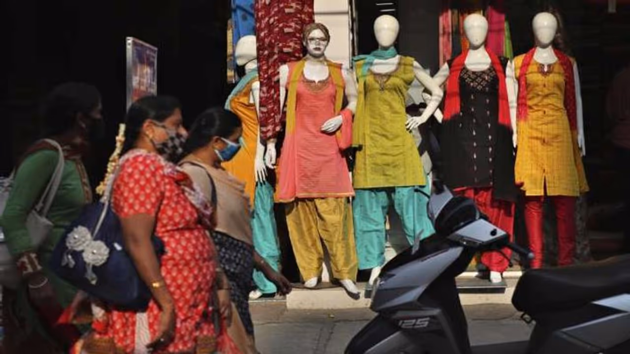 राजधानी भोपाल की सभी सीमाएं सील, 61 दिन बाद आज से खुलेंगे बाजार, जानिए क्या है नियम राजधानी भोपाल की सभी सीमाएं सील, 61 दिन बाद आज से खुलेंगे बाजार, जानिए क्या है नियम