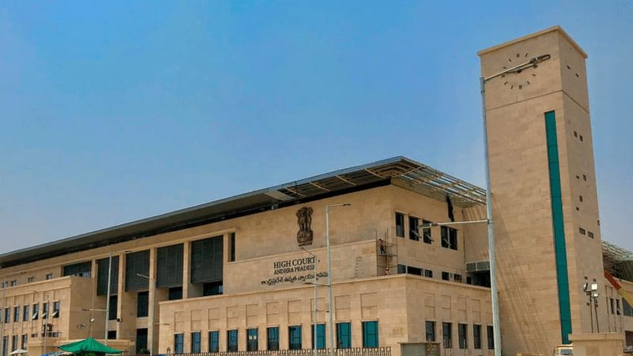 Dr Sudhakar case: Andhra high court issues notice to 49 people over contemptuous remarks Dr Sudhakar case: Andhra high court issues notice to 49 people over contemptuous remarks