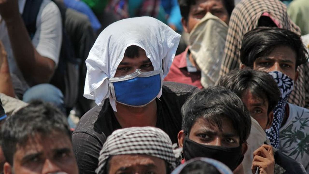 देश में फूटा कोरोना बम, 24 घंटे में 6387 नए केस; 1.51 लाख से अधिक मरीज, इंडिगो में यात्री मिला पॉजिटिव देश में फूटा कोरोना बम, 24 घंटे में 6387 नए केस; 1.51 लाख से अधिक मरीज, इंडिगो में यात्री मिला पॉजिटिव