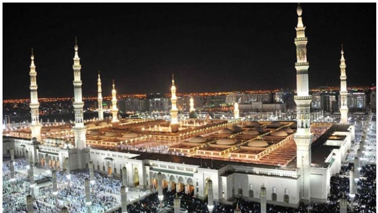 സൗദിയിൽ കര്ശന നിബന്ധനകളോടെ പള്ളികള് തുറക്കുന്നു; നിര്ദേശങ്ങള് ഇങ്ങനെ സൗദിയിൽ കര്ശന നിബന്ധനകളോടെ പള്ളികള് തുറക്കുന്നു; നിര്ദേശങ്ങള് ഇങ്ങനെ