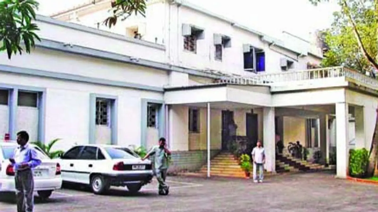 उद्धव ठाकरे के आवास पर गठबंधन के सहयोगियों की बैठक, दो दिन से विपक्ष कर रहा राष्ट्रपति शासन की मांग उद्धव ठाकरे के आवास पर गठबंधन के सहयोगियों की बैठक, दो दिन से विपक्ष कर रहा राष्ट्रपति शासन की मांग