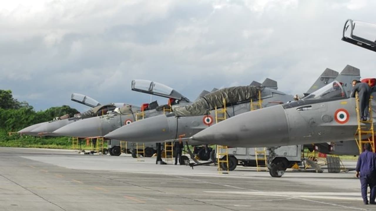 #UnamskingChina: சீனாவா..? இந்தியாவா..? ராணுவ வலிமையில் யார் கெத்து..? மிரள வைக்கும் புள்ளிவிவரங்கள்..! #UnamskingChina: சீனாவா..? இந்தியாவா..? ராணுவ வலிமையில் யார் கெத்து..? மிரள வைக்கும் புள்ளிவிவரங்கள்..!