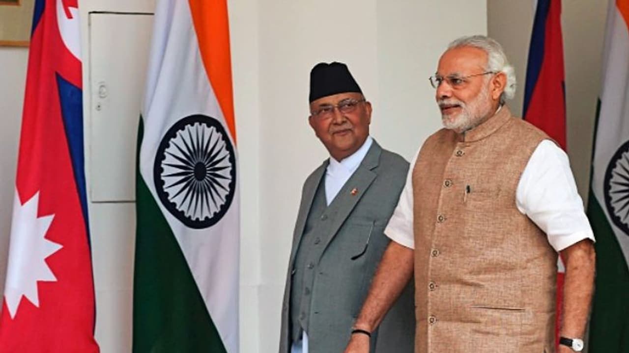 ভারতের চোখ রাঙানিতে পিছিয়ে গেল নেপাল, বদলাচ্ছে না মানচিত্র, স্থগিত সংবিধান সংশোধন