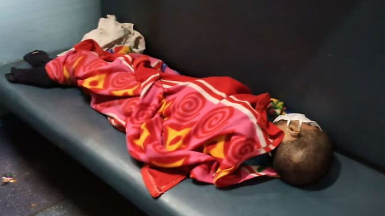 मुंह से झाग और नाक से खून निकला था...श्रमिक स्पेशल ट्रेन में 2 शव मिलने से हड़कंप मुंह से झाग और नाक से खून निकला था...श्रमिक स्पेशल ट्रेन में 2 शव मिलने से हड़कंप