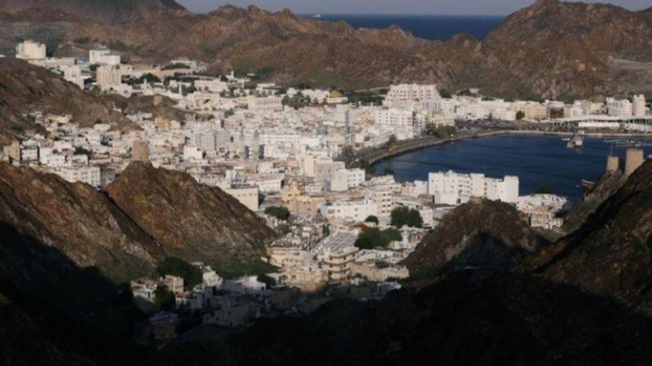 മസ്കറ്റ് ഗവര്ണറേറ്റിൽ ലോക്ക്ഡൗൺ പിൻവലിക്കുന്നു; ഒമാനില് ഒരു കൊവിഡ് മരണംകൂടി മസ്കറ്റ് ഗവര്ണറേറ്റിൽ ലോക്ക്ഡൗൺ പിൻവലിക്കുന്നു; ഒമാനില് ഒരു കൊവിഡ് മരണംകൂടി