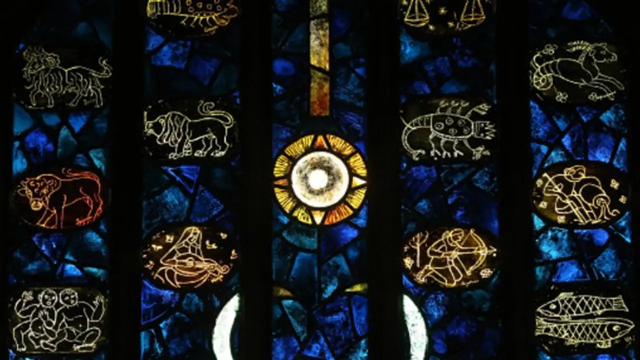 কুম্ভ রাশির আজ সংসারে অশান্তির আশঙ্কা রয়েছে, দেখে নিন আপনার রাশিফল