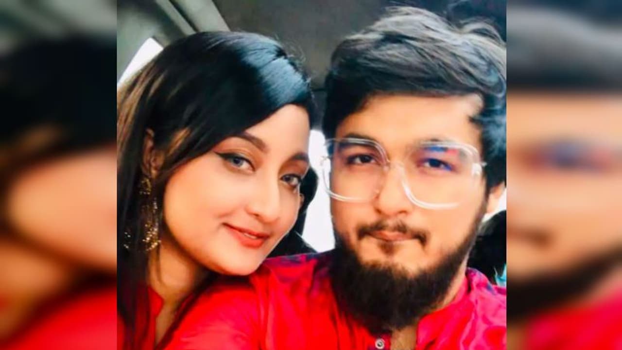 'সন্তানকে খুন', স্ত্রীর বিরুদ্ধে বিস্ফোরক অভিযোগ নোবেলের, ফেসবুক লাইভে পাল্টা দিলেন গায়ক পত্নী