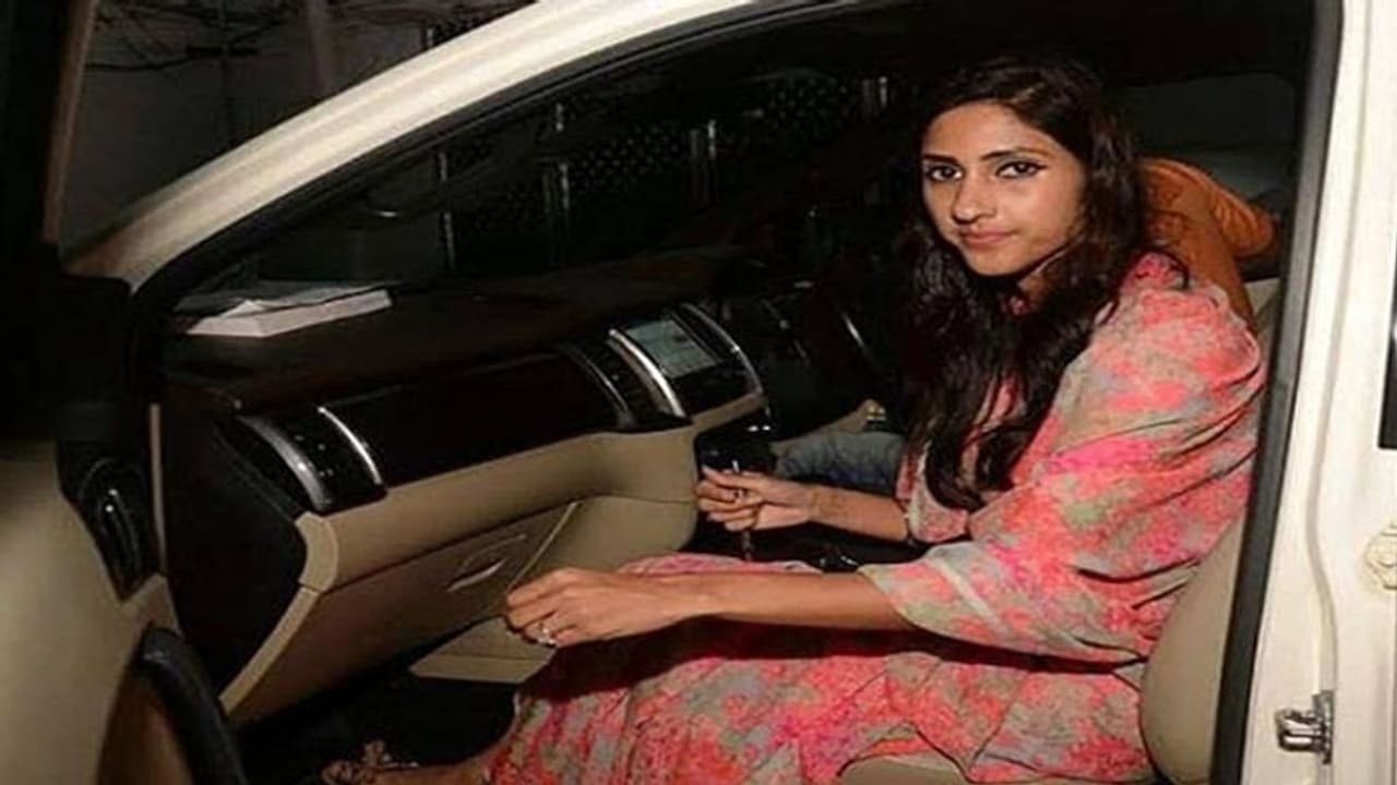 अदिति सिंह ने ट्विटर हैंडल से हटाया INC का नाम, बोली ट्विटर से ज्यादा जरूरी है प्रवासी मजदूरों की मदद अदिति सिंह ने ट्विटर हैंडल से हटाया INC का नाम, बोली ट्विटर से ज्यादा जरूरी है प्रवासी मजदूरों की मदद