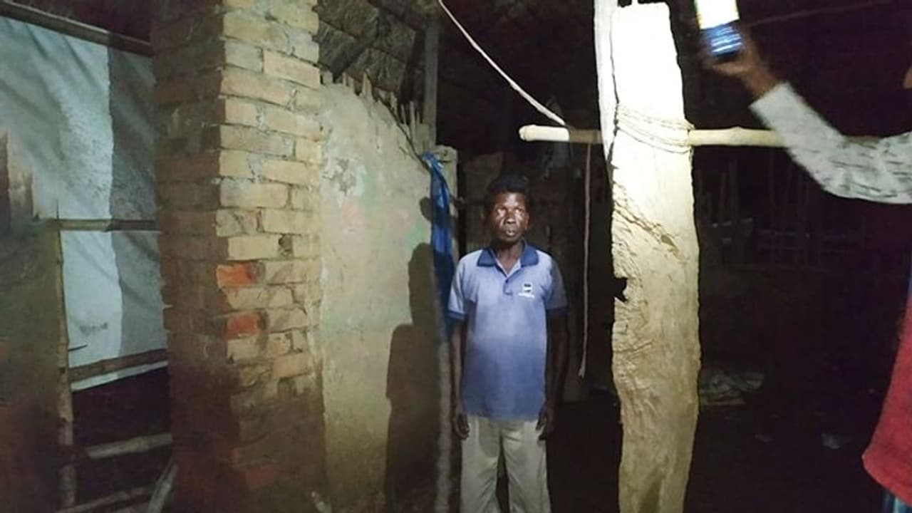 ঝড়ে লন্ডভন্ড আরামবাগ, মৃত ১, আহত কমপক্ষে ৩ ঝড়ে লন্ডভন্ড আরামবাগ, মৃত ১, আহত কমপক্ষে ৩