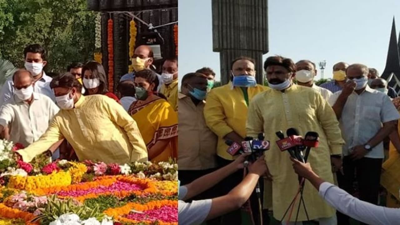 జగన్ ప్రభుత్వం ఐదేళ్లు ఉండదు, మేం వస్తాం: బాలకృష్ణ సంచలన వ్యాఖ్యలు జగన్ ప్రభుత్వం ఐదేళ్లు ఉండదు, మేం వస్తాం: బాలకృష్ణ సంచలన వ్యాఖ్యలు