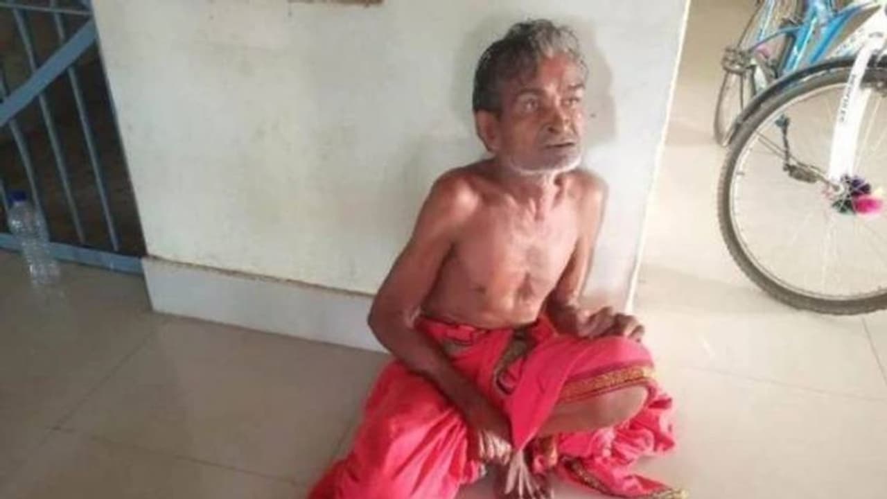 ദൈവപ്രീതിക്ക് തലവെട്ടിയെടുത്ത് മനുഷ്യക്കുരുതി, ക്ഷേത്രത്തിനുള്ളില് കൊലപാതകം നടത്തിയത് കൊവിഡ് ദുരിതം മാറാന് ദൈവപ്രീതിക്ക് തലവെട്ടിയെടുത്ത് മനുഷ്യക്കുരുതി, ക്ഷേത്രത്തിനുള്ളില് കൊലപാതകം നടത്തിയത് കൊവിഡ് ദുരിതം മാറാന്