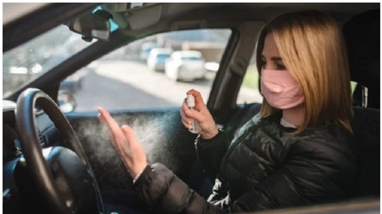 സാനിറ്റൈസര് കൊടുംചൂടില് പൊട്ടിത്തെറിക്കുമോ? വിദഗ്ധരുടെ നിരീക്ഷണം ഇങ്ങനെ സാനിറ്റൈസര് കൊടുംചൂടില് പൊട്ടിത്തെറിക്കുമോ? വിദഗ്ധരുടെ നിരീക്ഷണം ഇങ്ങനെ