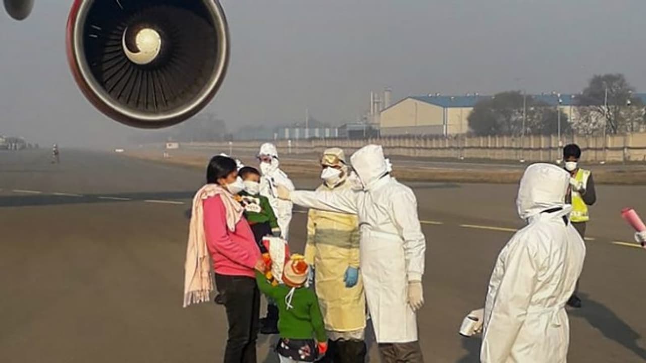 लॉकडाउन में बेटी को भोपाल से दिल्ली बुलाने के लिए बिजनेसमैन ने बुक किया पूरा विमान, चुकाई मोटी रकम लॉकडाउन में बेटी को भोपाल से दिल्ली बुलाने के लिए बिजनेसमैन ने बुक किया पूरा विमान, चुकाई मोटी रकम