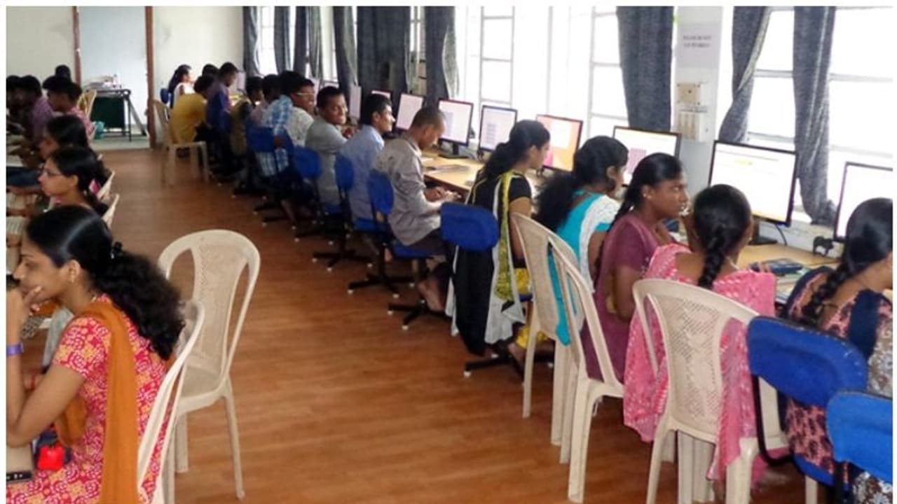 ഹാൻഡ് ലൂം ആൻഡ് ടെക്സൈ്റ്റൽ ടെക്നോളജി: അപേക്ഷ ക്ഷണിച്ചു ഹാൻഡ് ലൂം ആൻഡ് ടെക്സൈ്റ്റൽ ടെക്നോളജി: അപേക്ഷ ക്ഷണിച്ചു