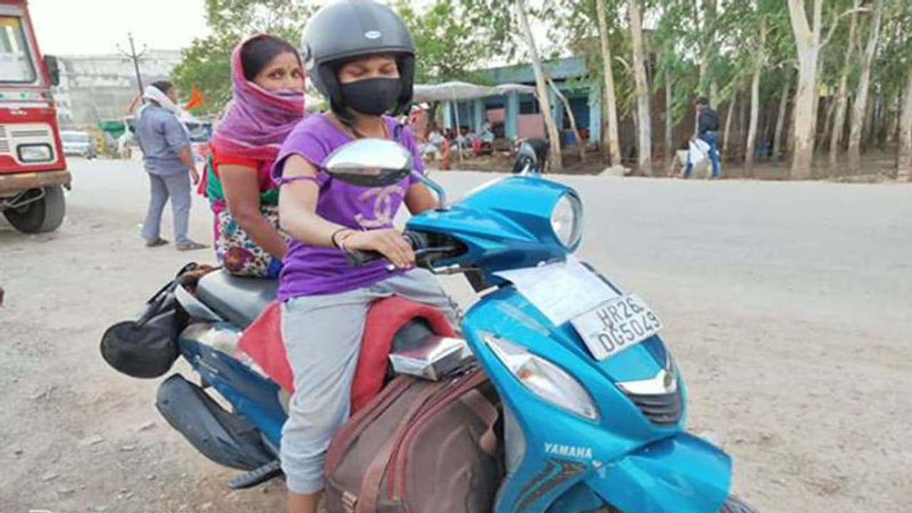 स्कूटी से पश्चिम बंगाल जा रही मां बेटी की आपबीती, बोली लोग रास्ते में दे रहे थे गाली;बनारस में ही मिला प्यार स्कूटी से पश्चिम बंगाल जा रही मां बेटी की आपबीती, बोली लोग रास्ते में दे रहे थे गाली;बनारस में ही मिला प्यार