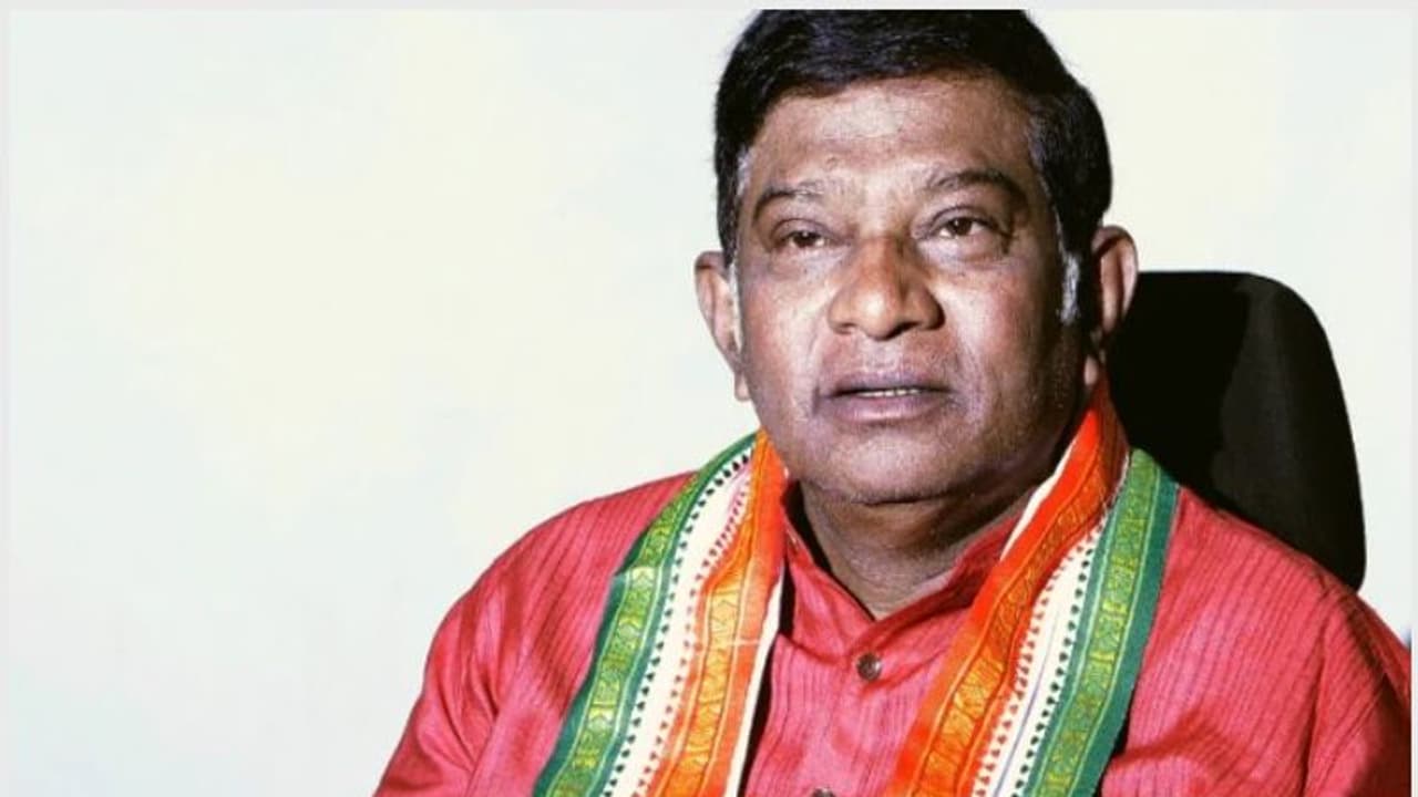 അജിത് ജോഗി: ഛത്തീസ്ഗഢ് കോൺഗ്രസിലെ 'കിംഗ് മേക്കർ' ആകാതെ പോയ 'സ്വപ്നവ്യാപാരി' അജിത് ജോഗി: ഛത്തീസ്ഗഢ് കോൺഗ്രസിലെ 'കിംഗ് മേക്കർ' ആകാതെ പോയ 'സ്വപ്നവ്യാപാരി'