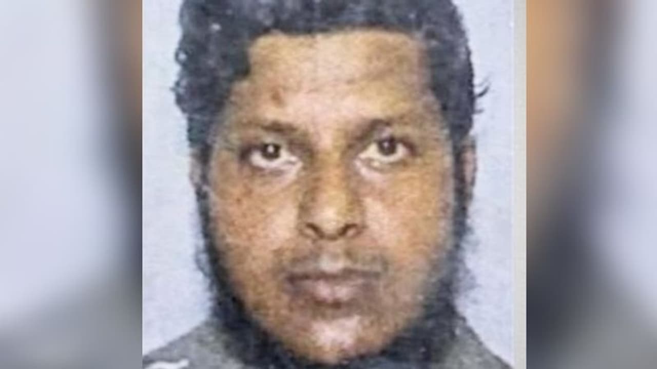 মুর্শিদাবাদে গ্রেফতার খাগড়াগড় বিস্ফোরণকাণ্ডের কিংপিন সালাউদ্দিন সালাহিনের ঘনিষ্ঠ আবদুল করিম মুর্শিদাবাদে গ্রেফতার খাগড়াগড় বিস্ফোরণকাণ্ডের কিংপিন সালাউদ্দিন সালাহিনের ঘনিষ্ঠ আবদুল করিম