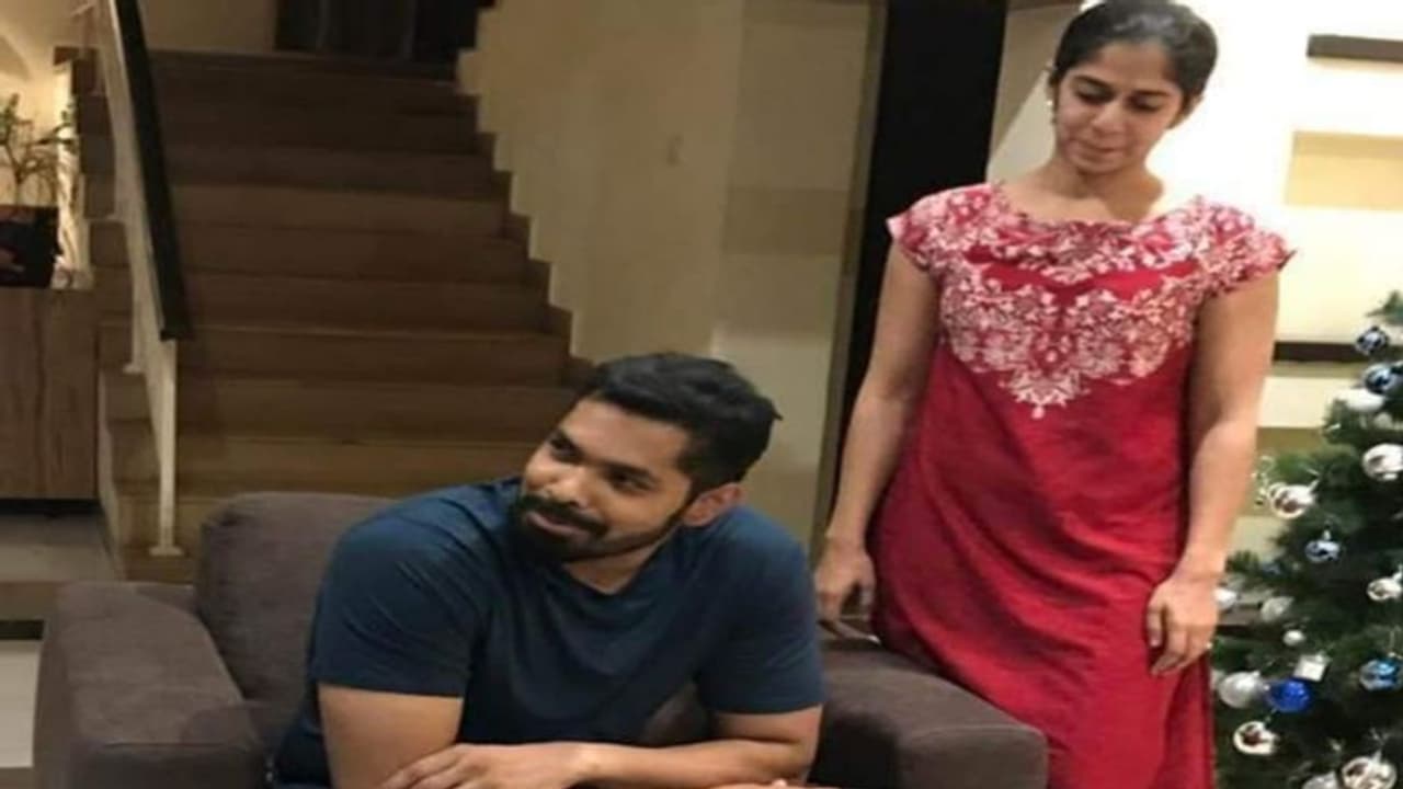 3 గంటల పాటు డ్యాన్స్, సుహారిక మరణానికి కారణం అదేనా: కీలకంగా పోస్ట్మార్టం నివేదిక 3 గంటల పాటు డ్యాన్స్, సుహారిక మరణానికి కారణం అదేనా: కీలకంగా పోస్ట్మార్టం నివేదిక