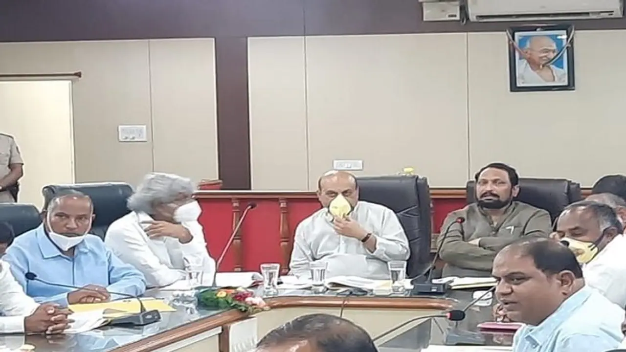 'ಪರವಾನಗಿ ಇಲ್ಲದ ಖಾಸಗಿ ಸಾರಿಗೆ ವಾಹನಗಳ ಲೈಸನ್ಸ್ ರದ್ದು' 'ಪರವಾನಗಿ ಇಲ್ಲದ ಖಾಸಗಿ ಸಾರಿಗೆ ವಾಹನಗಳ ಲೈಸನ್ಸ್ ರದ್ದು'