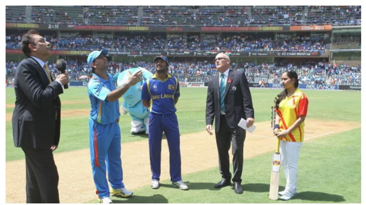 ২০১১ বিশ্বকাপ ফাইনালে দুবার টস করেছিলেন ধোনি,জানালেন সঙ্গাকারা ২০১১ বিশ্বকাপ ফাইনালে দুবার টস করেছিলেন ধোনি,জানালেন সঙ্গাকারা