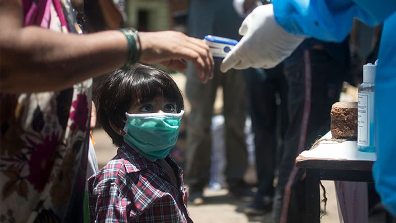 Maharashtra में कोरोना संक्रमण ने फिर डराया, मुंबई में थोड़ी राहत, तीन दिन बाद 4% घटे नए केस