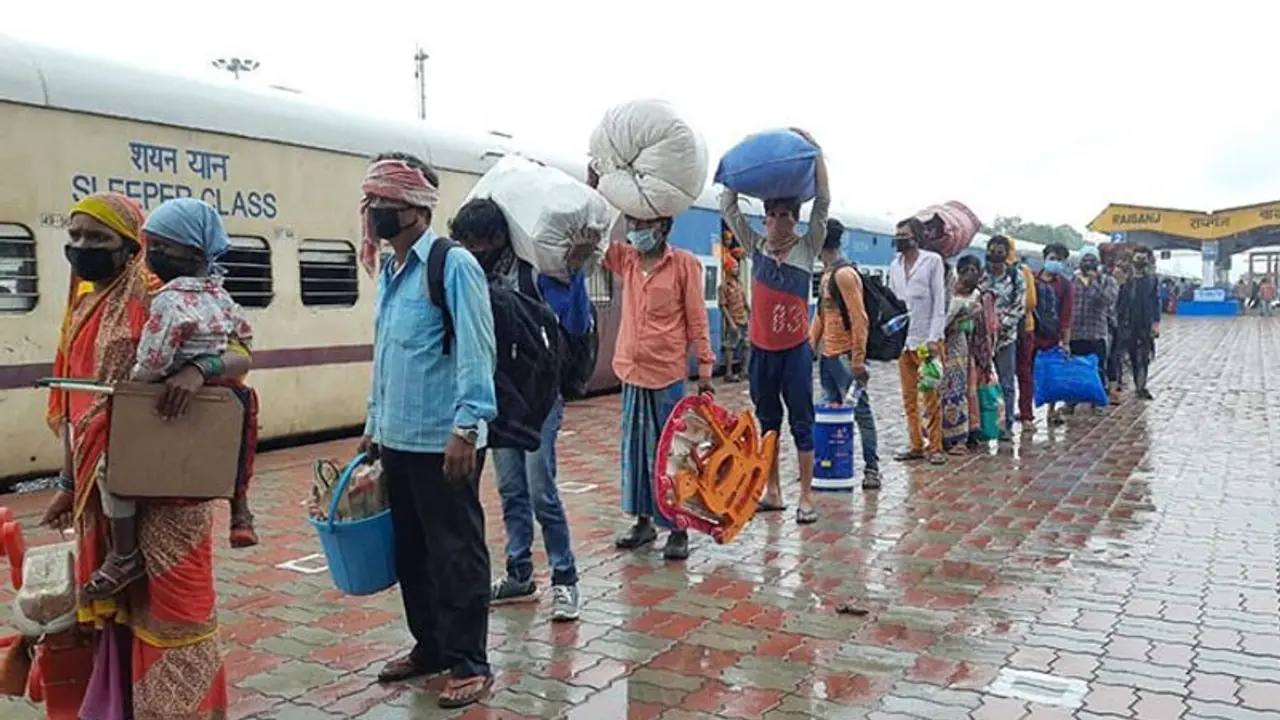 இந்தி பேசியதால் 12 பேர் கழுத்தறுத்து கொலையா? வதந்தி பரப்பி உ.பி. இளைஞருக்கு எதிராக அதிரடி