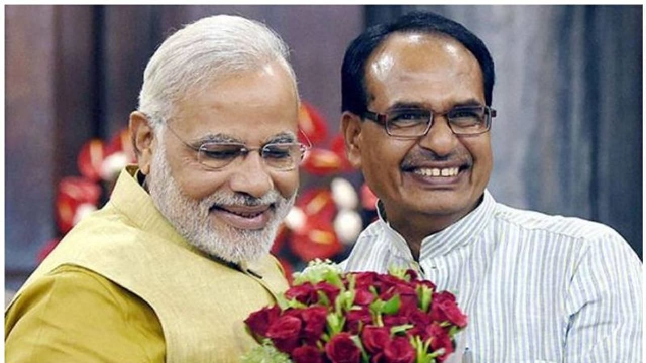 'മോദി എന്ന പേര് മന്ത്രമാണ്'; പ്രധാനമന്ത്രിയെ വാനോളം പുകഴ്ത്തി ട്വീറ്റുമായി ശിവരാജ് സിംഗ് ചൗഹാൻ 'മോദി എന്ന പേര് മന്ത്രമാണ്'; പ്രധാനമന്ത്രിയെ വാനോളം പുകഴ്ത്തി ട്വീറ്റുമായി ശിവരാജ് സിംഗ് ചൗഹാൻ