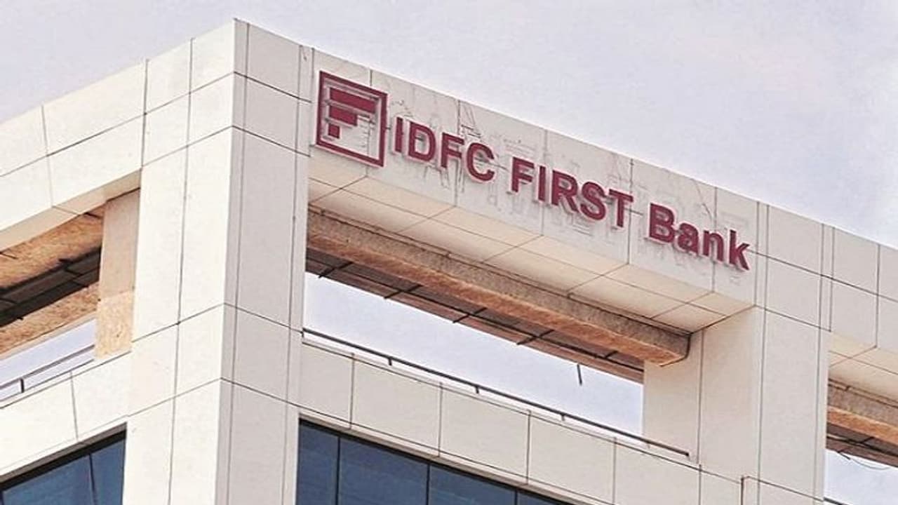 इस बैंक में घर बैठे खोल सकते हैं अकाउंट, बचत खाते पर मिलेगा 7 फीसदी ब्याज इस बैंक में घर बैठे खोल सकते हैं अकाउंट, बचत खाते पर मिलेगा 7 फीसदी ब्याज