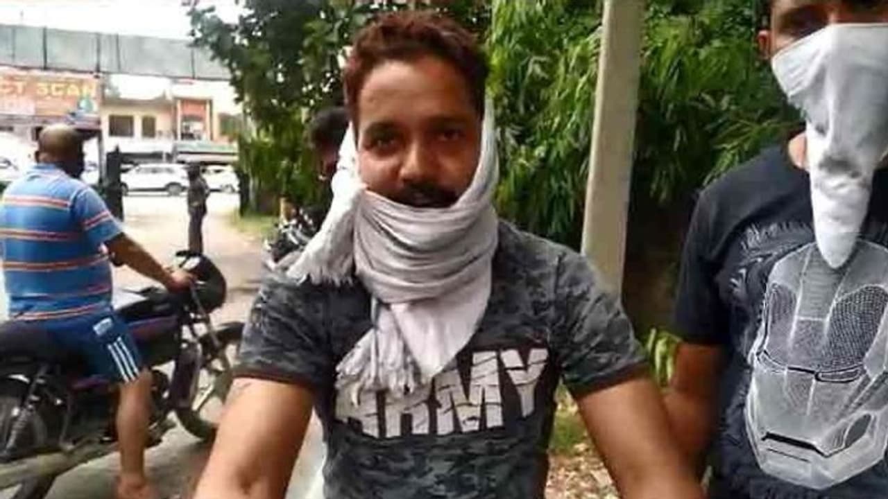 मरने से पहले भाई को फोन किया, कहा मेरे लिए रोना मत, मैं अब इस दुनिया को छोड़कर जा रहा हूं... मरने से पहले भाई को फोन किया, कहा मेरे लिए रोना मत, मैं अब इस दुनिया को छोड़कर जा रहा हूं...