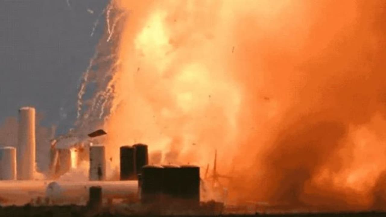 টেক্সাসের টেস্ট প্যাডে স্পেশএক্স রকেটে বিস্ফোরণ, ওড়ার আগেই বিপত্তি টেক্সাসের টেস্ট প্যাডে স্পেশএক্স রকেটে বিস্ফোরণ, ওড়ার আগেই বিপত্তি