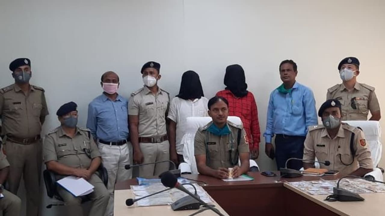 উত্তরবঙ্গে মাদক পাচারের ছক বানচাল, পুলিশের জালে চক্রের মূল পাণ্ডা সহ ২ উত্তরবঙ্গে মাদক পাচারের ছক বানচাল, পুলিশের জালে চক্রের মূল পাণ্ডা সহ ২