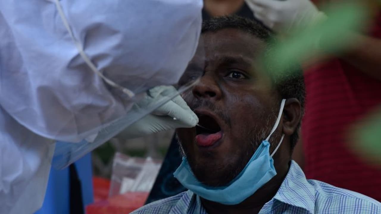 കൊവിഡില് ഇന്ത്യ ഞെട്ടിയ ദിനം: മഹാരാഷ്ട്രയില് 2487പുതിയ രോഗികള്, 89 മരണം; തമിഴ്നാട്ടില് 1149 രോഗികള് കൂടി കൊവിഡില് ഇന്ത്യ ഞെട്ടിയ ദിനം: മഹാരാഷ്ട്രയില് 2487പുതിയ രോഗികള്, 89 മരണം; തമിഴ്നാട്ടില് 1149 രോഗികള് കൂടി