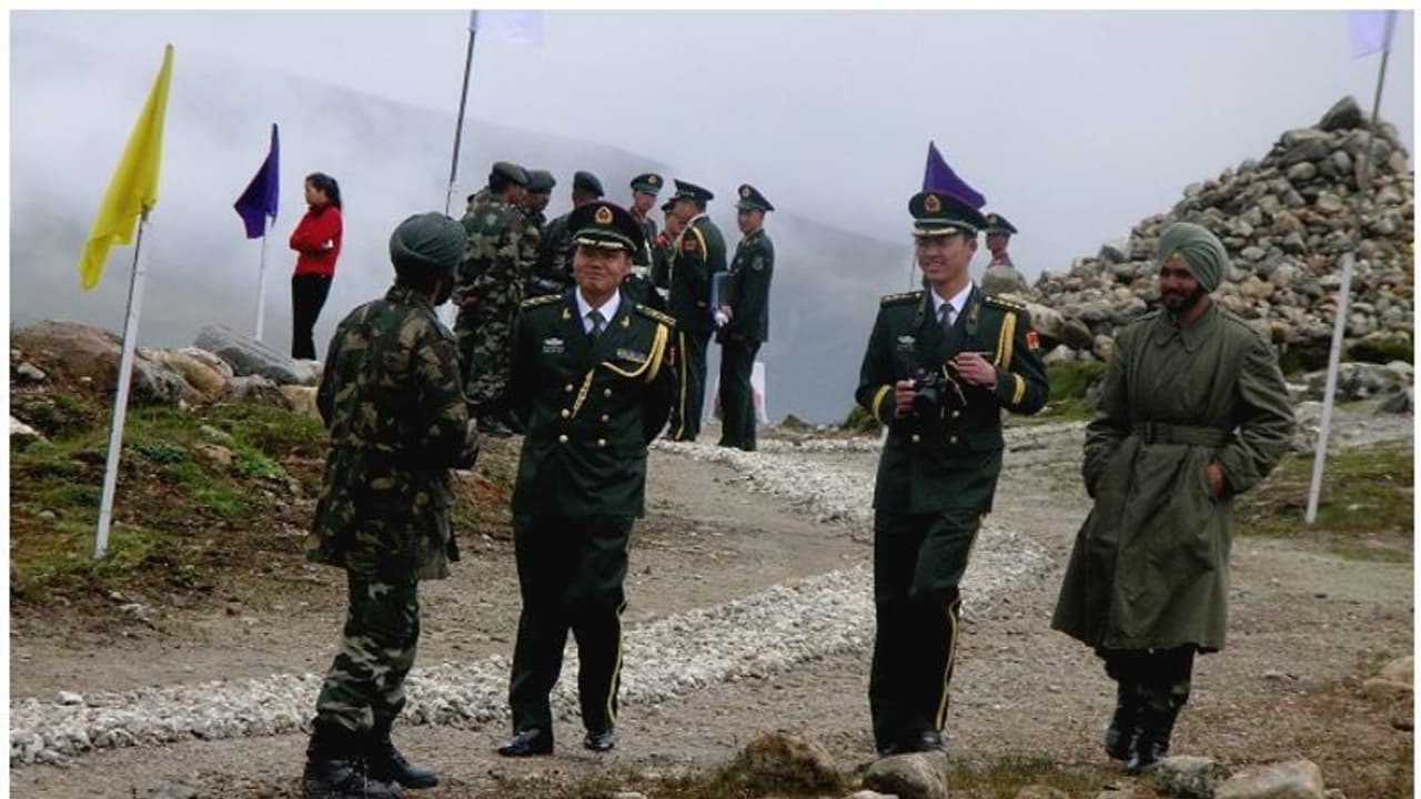 ഇന്ത്യാ ചൈന അതിർത്തിയിൽ ഏറ്റുമുട്ടലില്ല; പ്രചരിക്കുന്ന വീഡിയോ വ്യാജമെന്ന് ഇന്ത്യൻ സൈന്യം ഇന്ത്യാ ചൈന അതിർത്തിയിൽ ഏറ്റുമുട്ടലില്ല; പ്രചരിക്കുന്ന വീഡിയോ വ്യാജമെന്ന് ഇന്ത്യൻ സൈന്യം